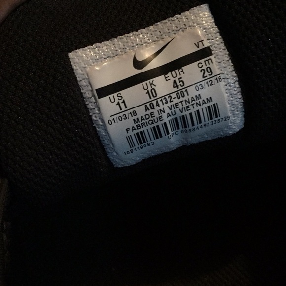 Nike - Picture 2 of 2